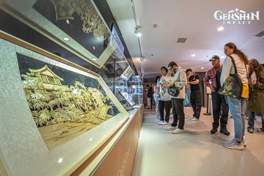 图4 巴黎线下展场照.jpeg
